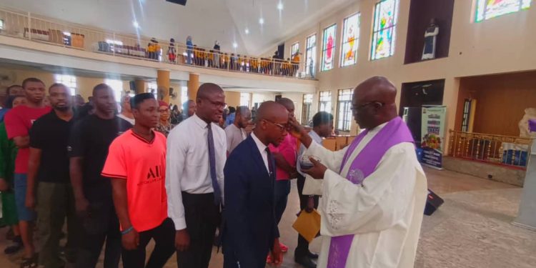 Holy Rosary parishioners Mark 2026 Ash Wednesday in solemnity